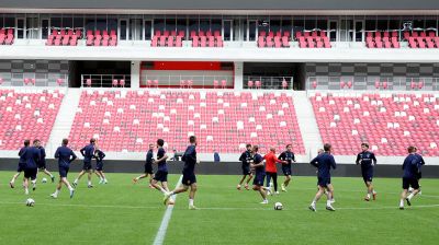 Белорусы и россияне провели тренировки на Национальном футбольном стадионе