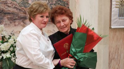 "Каждый день спасают жизни". В Минской области чествовали лучших медработников