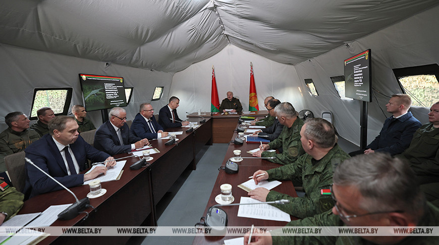 Лукашенко доложили о создании в Беларуси войск беспилотников