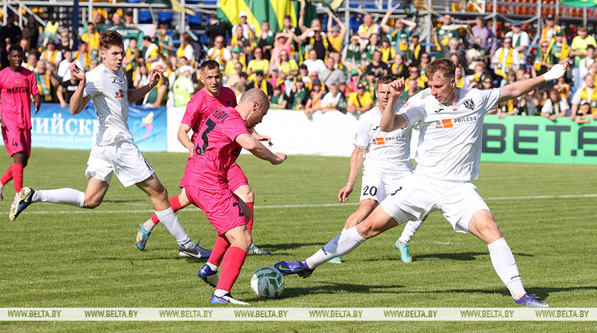 Футболисты "Ислочи" впервые проиграли в матчах чемпионата Беларуси