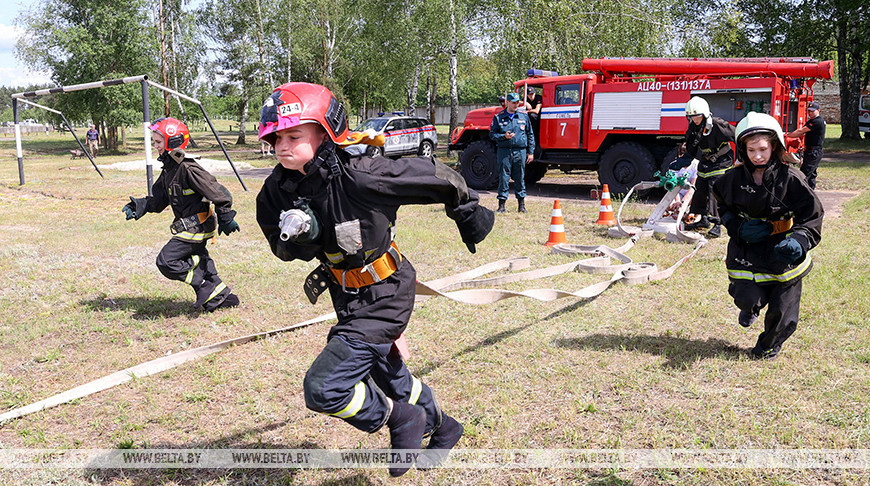 В Гомельском районе проходит областной слет юных спасателей-пожарных