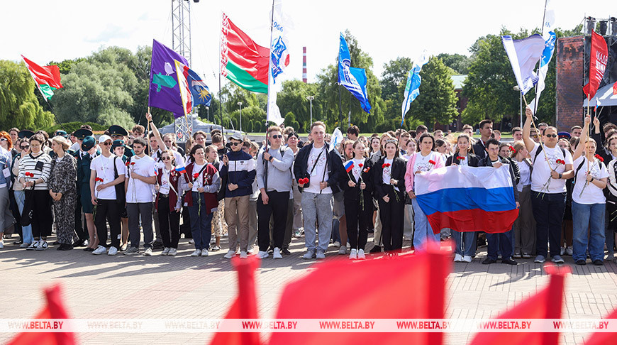 Около 200 молодых людей из Беларуси и России собрал в Бресте патриотический форум "Цитадель памяти"