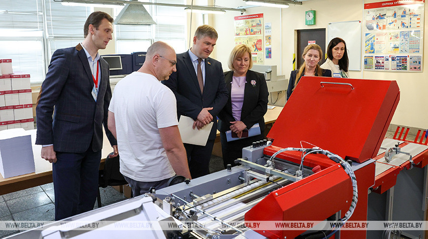 Развитие инфраструктуры почтовой связи. Министр связи посетил производство "Минская почта"