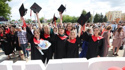 Более 580 выпускников ГрГМУ получили дипломы