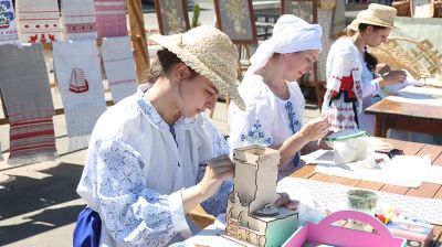 С гордостью и по-семейному тепло. Областной праздник в честь Дня Независимости проходит в Любани 