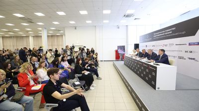 Проведение премьерной выставки "ИННОПРОМ" в Беларуси обсудили на пресс-конференции в Екатеринбурге