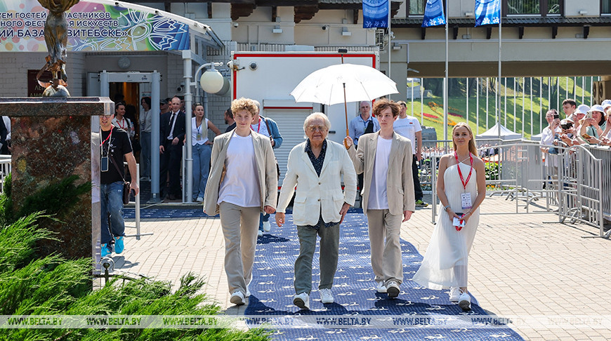 Именную звезду Юрия Антонова открыли на Аллее звезд Летнего амфитеатра