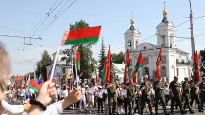 Маршем Победителей стартовали Дни молодежи в фестивальном Витебске