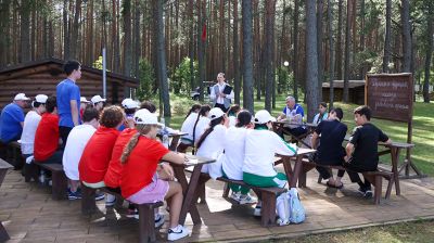 Думая о будущем, нельзя забывать прошлое. Участники международного форума посетили "Партизанский берег" 