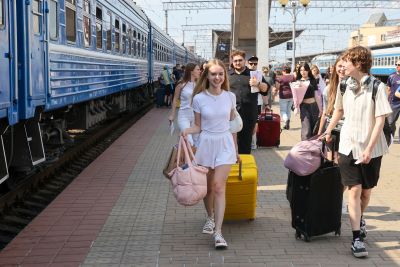 Студотряды отправились из Гомеля в оздоровительные лагеря России 