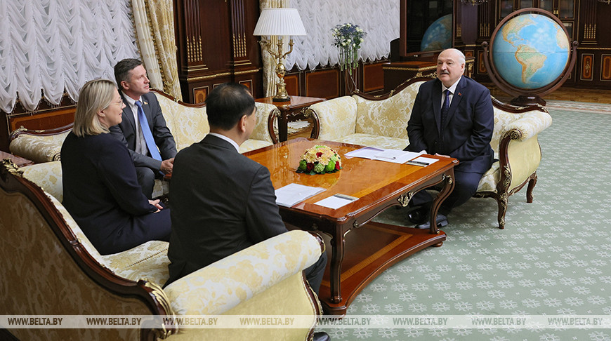 Лукашенко встретился с ректором Пекинского университета Гун Цихуаном