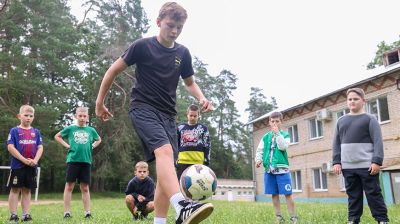 Спорт для сильных духом. С тренером хоккейного клуба "Динамо Джуниверс" встретились воспитанники лагеря "Оптимист"