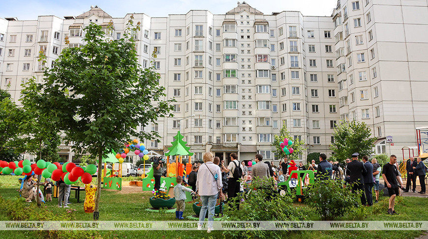 Новую детскую площадку открыли во Фрунзенском районе Минска