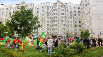 Новую детскую площадку открыли во Фрунзенском районе Минска