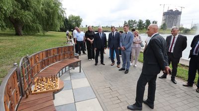 В Первомайском районе столицы выбрали лучшую скамейку 