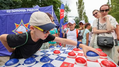 Интерактивные площадки, выставка техники и водная феерия. День пожарной службы отметили в Минске
