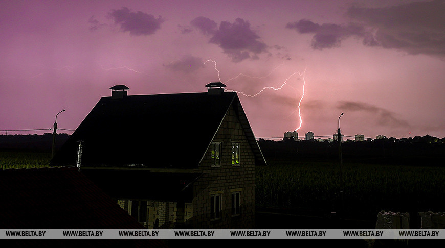 Грозовой фронт с дождем прошел в ночь на 4 августа в Гродненском районе