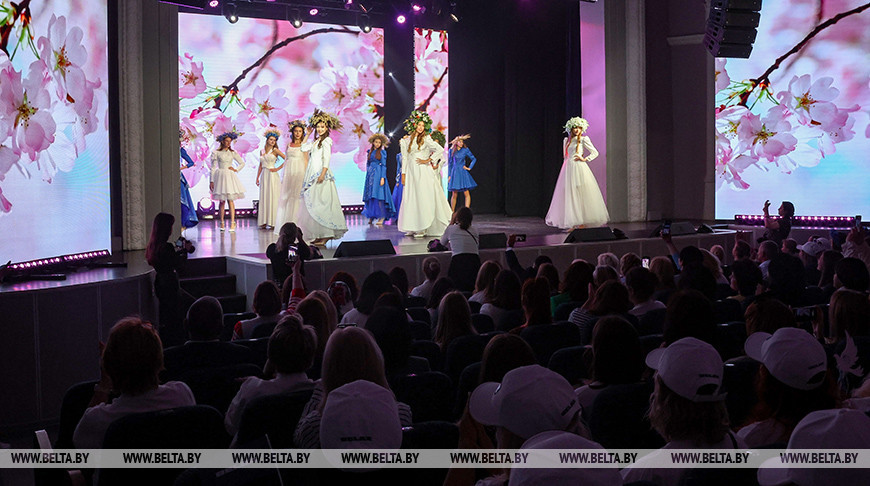 Финал конкурса БСЖ "Дзявочы вянок міру" стартовал в Жодино