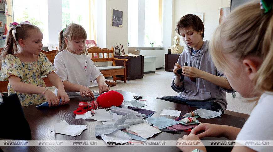 Шкловские краеведы оживляют прошлое через книги, ксилофоны и кукольный театр 