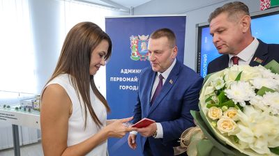 Многодетным матерям Витебска вручили почетные награды за материнский труд