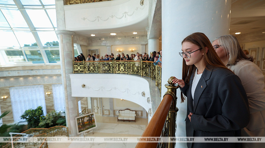 Дворец Независимости с экскурсией посетили работники "Гродно Азот"