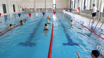 В Хойниках при гимназии открыли плавательный бассейн