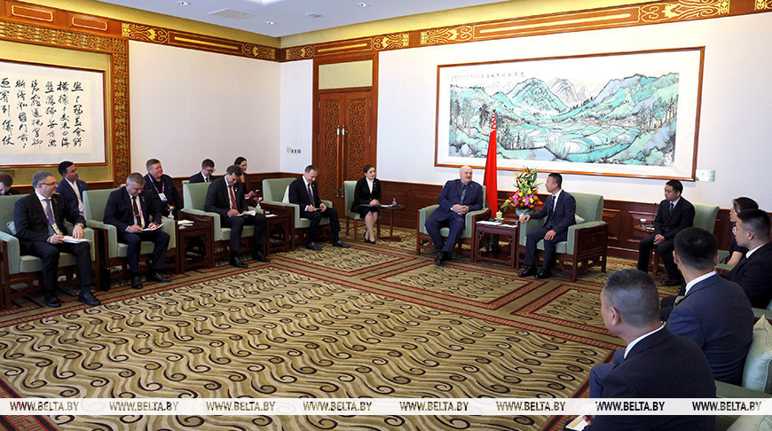 Лукашенко предлагает Китаю строить в Беларуси тепличные комплексы для выращивания овощей и цветов