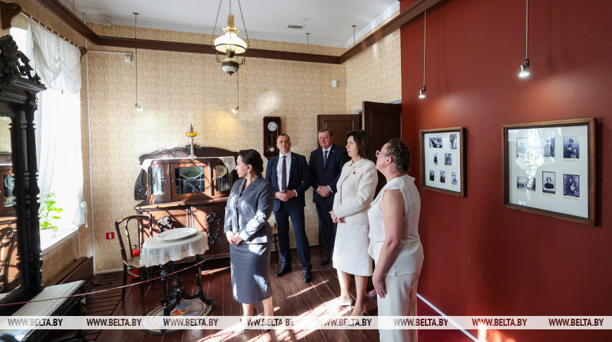 Председатель Сената Олий Мажлиса ознакомилась с экспозицией музея Шагала