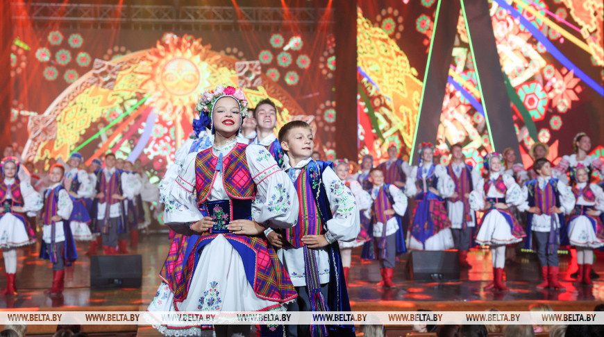 Концертную программу для участников белорусско-узбекского форума представили в Витебске