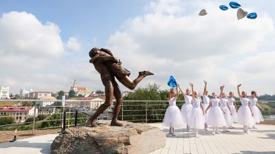 Город любви и место встреч. В Гродно открыли обновленный сквер на берегу Немана
