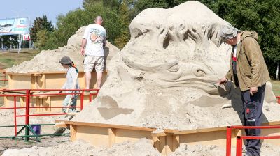 В Гомеле открылся первый в Беларуси фестиваль песочных скульптур