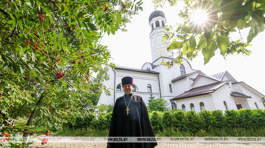"Когда приехал в Беларусь, сразу понял, что я дома". Священник из Минска о получении гражданства 