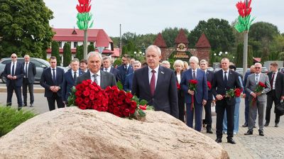 Сергеенко и Володин посетили мемориальный комплекс "Буйничское поле"