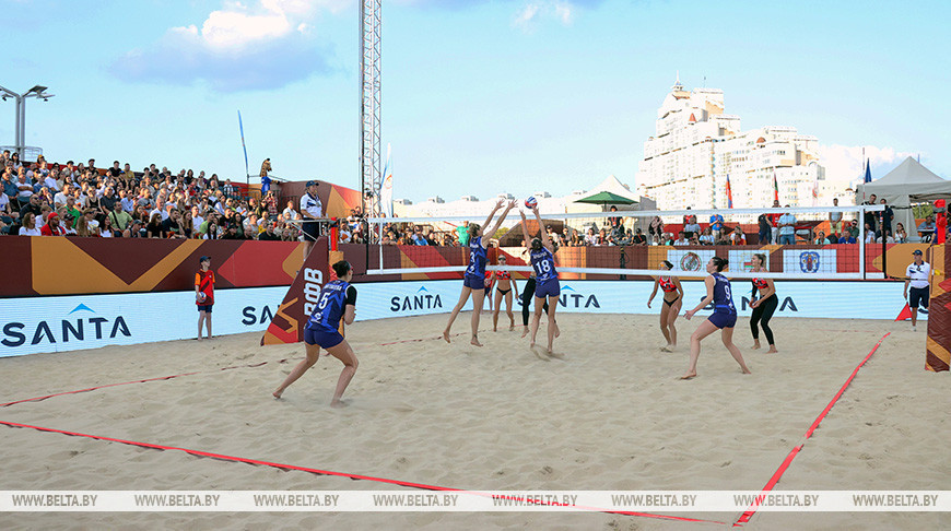 "Пляжники" обыграли "классиков" в матчах волейбольного Кубка вызова в Минске