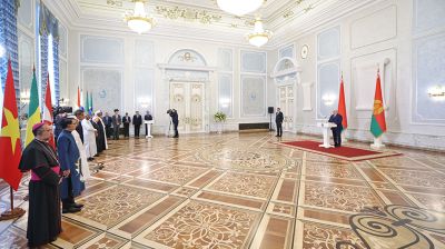 Лукашенко принял верительные грамоты послов зарубежных стран