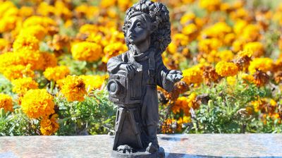 "Хранитель истории" и "Фотограф". Миниатюрные скульптуры появились в центре Витебска