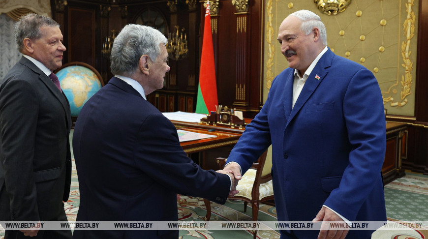 Лукашенко провел встречу с представителем Президента США Джоном Коулом