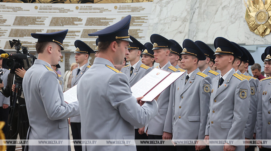 Около 90 молодых следователей принесли присягу в Минске