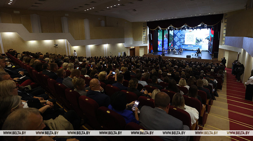 Республиканская акция "Беларусь адзiная" собрала в Кобрине около 650 участников