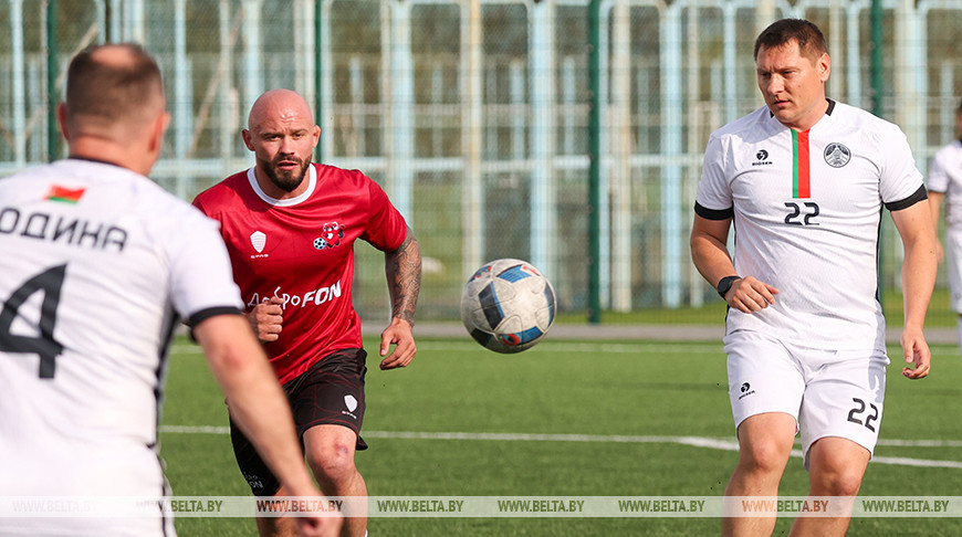 Футбольная командя "ДоброFON" обыграла "Родину" в благотворительном матче