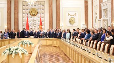 "Здесь пишется история суверенной Беларуси". Залы Дворца Независимости впечатлили парламентариев 