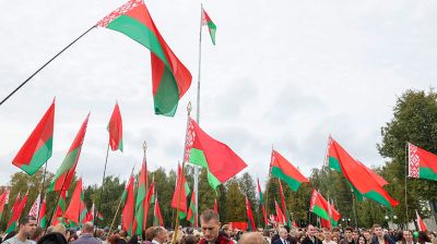 В Орше в День народного единства открылась площадь Государственного флага