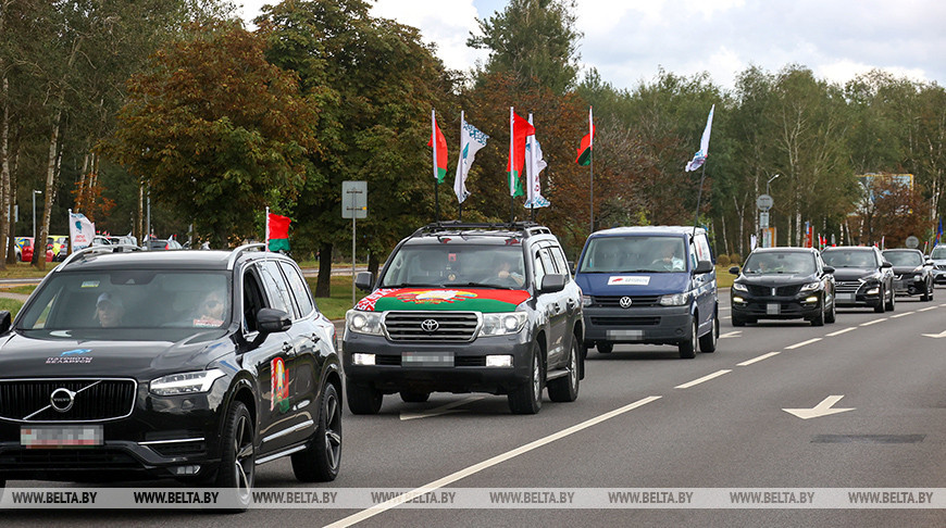 Автопробег "За единую Беларусь" проехал по главным улицам Минска