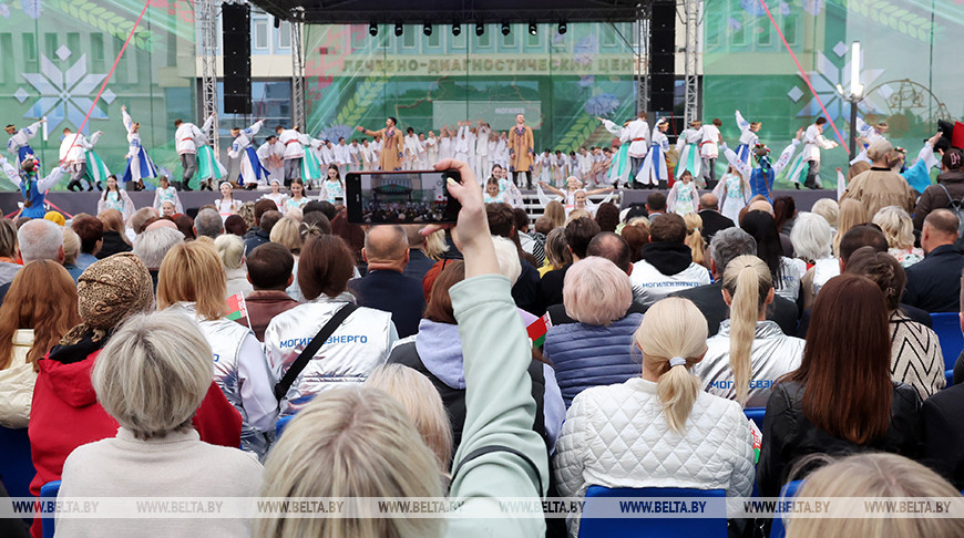 Торжественные мероприятия по случаю Дня народного единства состоялись в регионах Беларуси