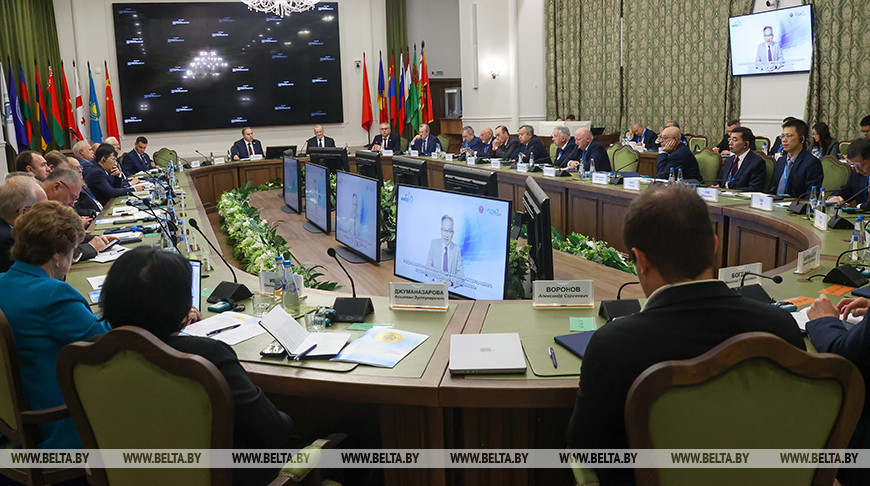 Вопросы современных макротрендов в развитии мировой науки обсудили на Совете МНАН