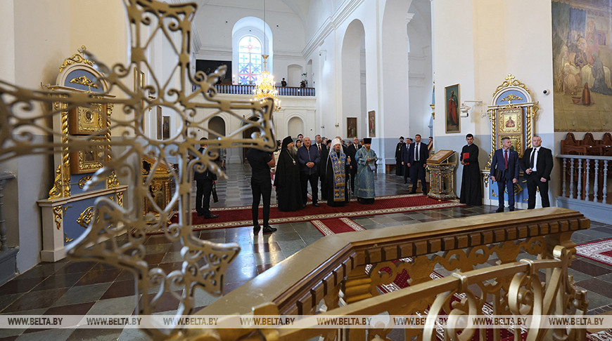 Лукашенко посетил монастырь в Жировичах