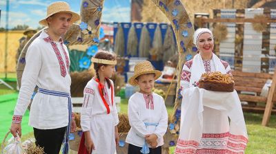 Подворья, выставки, концерты. Волковыск принимает областные "Дажынкi"