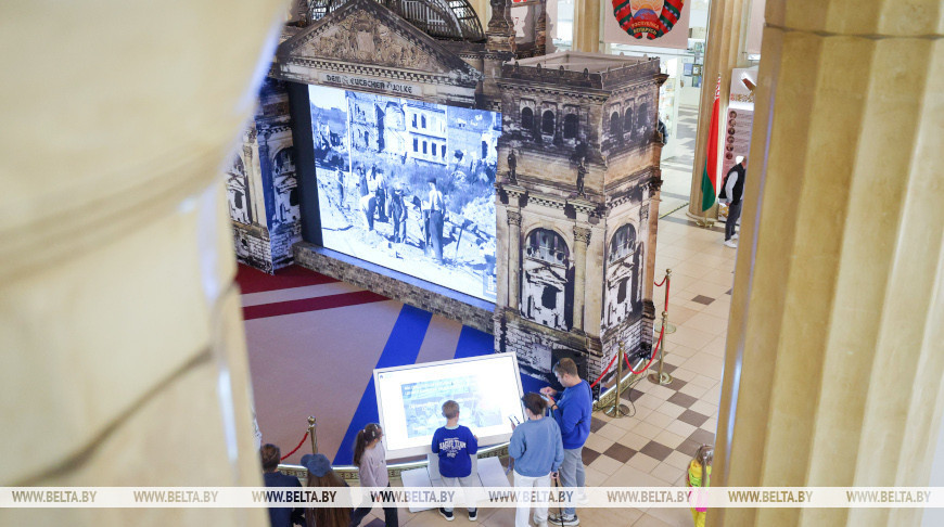 От БЕЛАЗа до партизанской медали. Что представлено в белорусском павильоне на ВДНХ