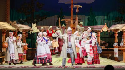 Легендарной "Несцеркой" открыли юбилейный 100-й сезон артисты Коласовского театра