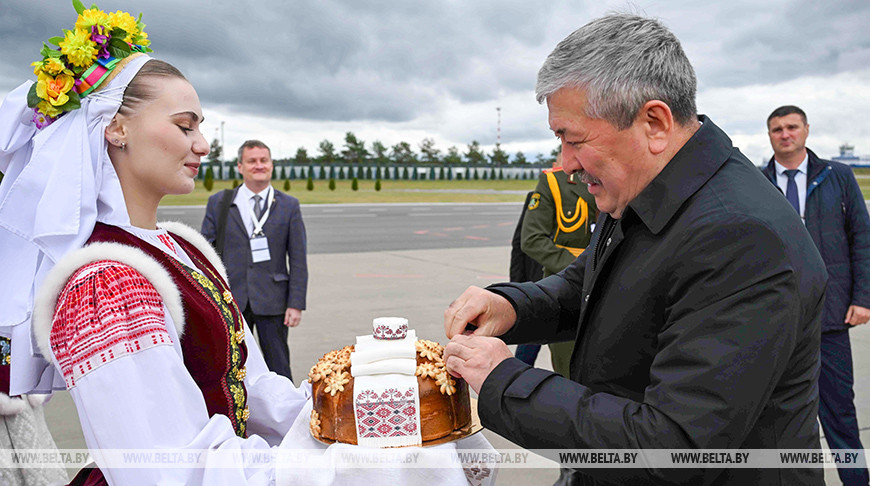 Председатель Кабинета министров Кыргызстана прибыл с официальным визитом в Беларусь